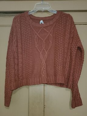 Mudd Cable Knit Crew Sweater in Dusty Rose